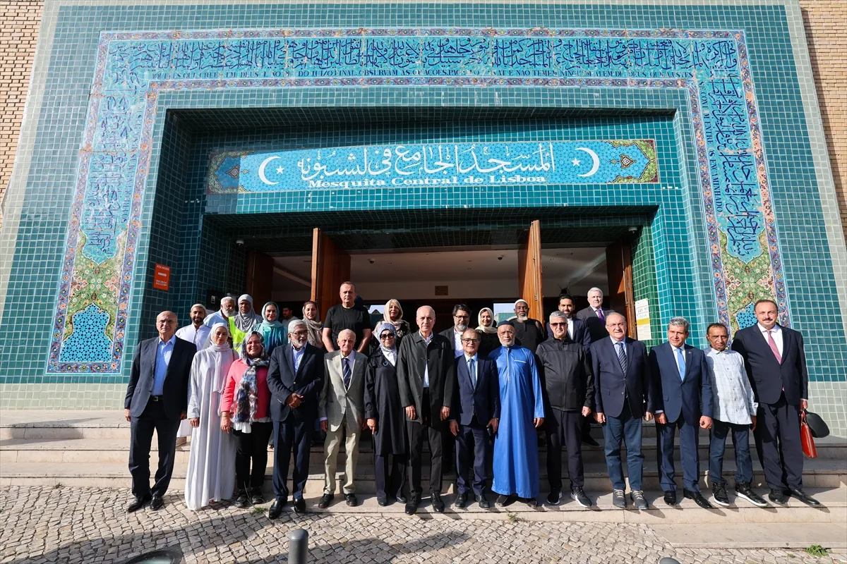 TBMM Başkanı Kurtulmuş, Portekiz’deki Müslüman toplumun temsilcileriyle bir araya geldi TBMM Başkanı Kurtulmuş, Portekiz’deki Müslüman toplumun temsilcileriyle bir araya geldi