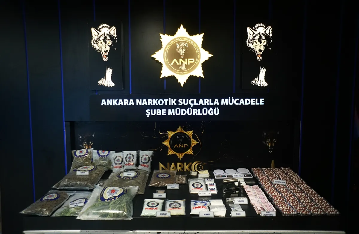 Başkentte uyuşturucu operasyonlarında yakalanan 32 zanlı tutuklandı Başkentte uyuşturucu operasyonlarında yakalanan 32 zanlı tutuklandı