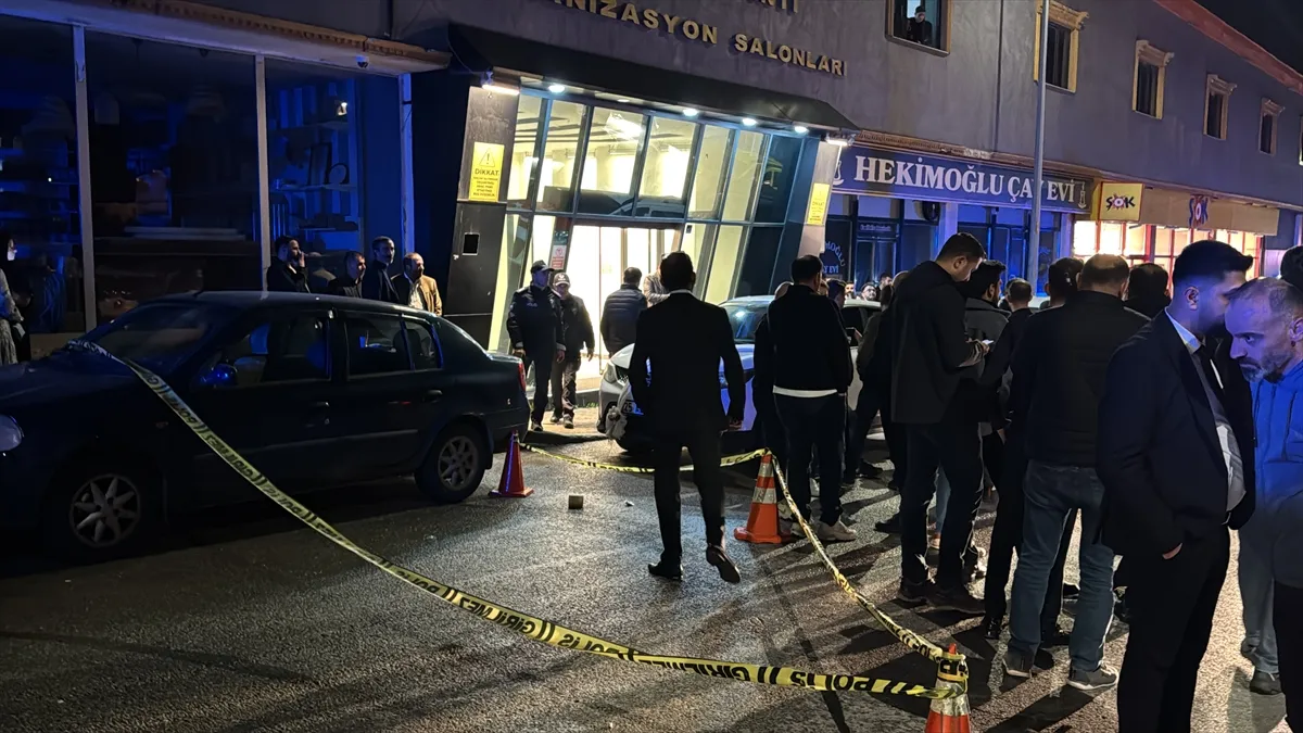 Erzurum’da düğünde çıkan bıçaklı kavgada 2 kişi yaralandı Erzurum’da düğünde çıkan bıçaklı kavgada 2 kişi yaralandı