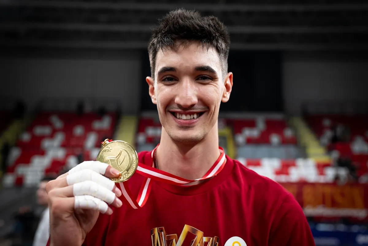 Galatasaray Madeş Mobilya, Voleybol Erkekler AXA Sigorta Şampiyonlar Kupası’nı aldı Galatasaray Madeş Mobilya, Voleybol Erkekler AXA Sigorta Şampiyonlar Kupası’nı aldı