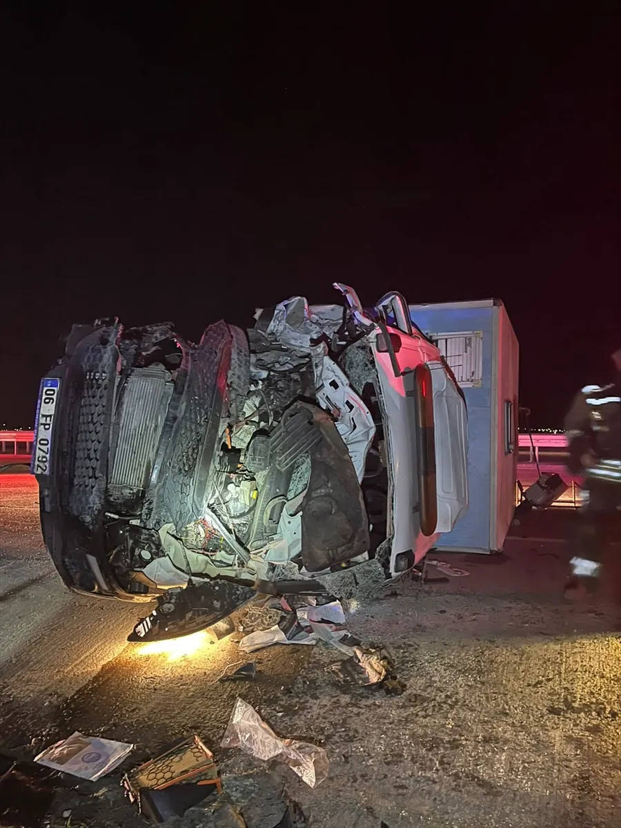 Kahramankazan’da meydana gelen trafik kazasında 3 kişi yaralandı Kahramankazan’da meydana gelen trafik kazasında 3 kişi yaralandı