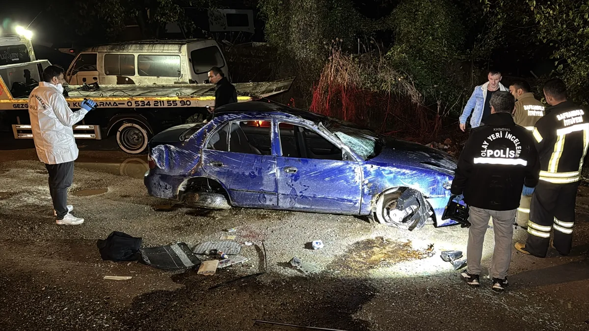 Karabük’te otomobil devrildi: Sürücü yaralandı Karabük’te otomobil devrildi: Sürücü yaralandı