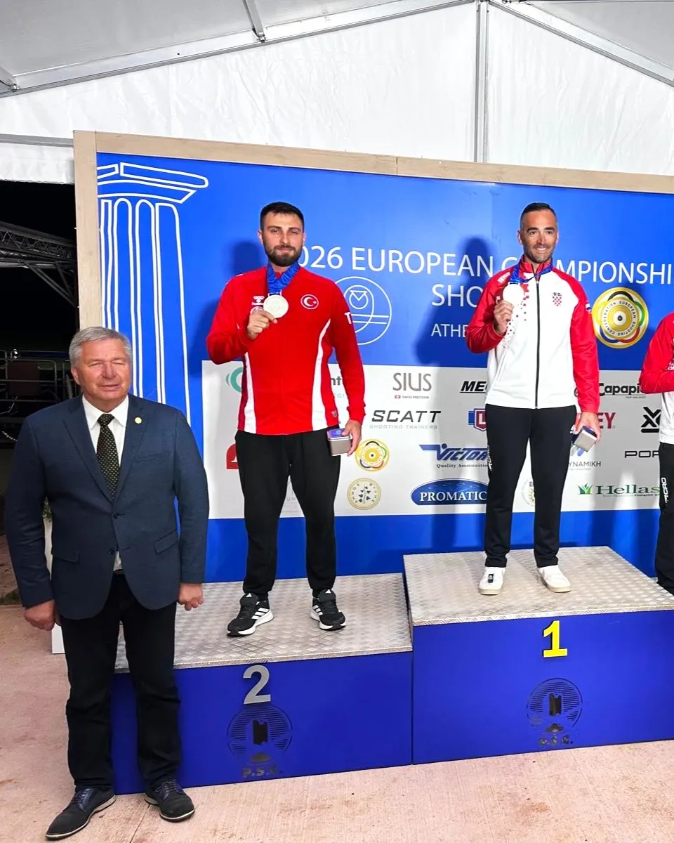 Milli atıcı Murat İlbilgi, Avrupa Şampiyonası’nda gümüş madalya kazandı Milli atıcı Murat İlbilgi, Avrupa Şampiyonası’nda gümüş madalya kazandı