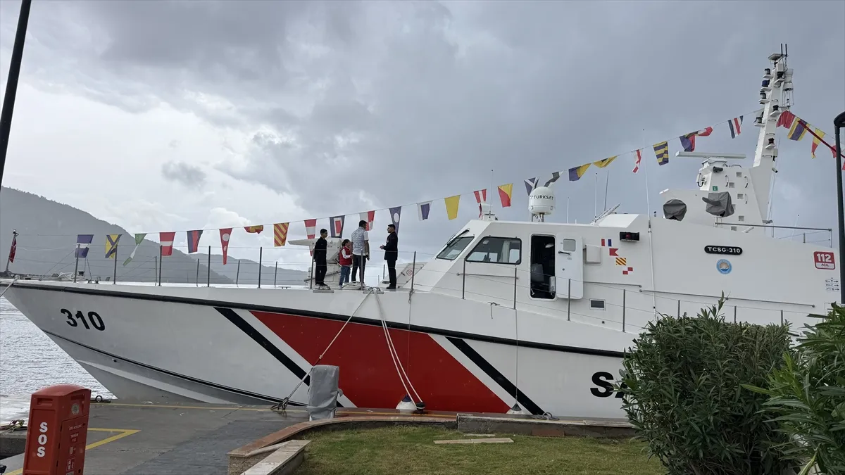 Muğla’da askeri gemiler ve botlar ziyarete açıldı Muğla’da askeri gemiler ve botlar ziyarete açıldı