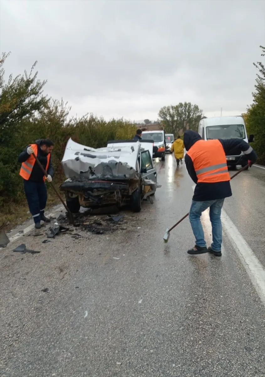 Tekirdağ’da hafif ticari araç ile otomobilin çarpıştığı kazada 7 kişi yaralandı Tekirdağ’da hafif ticari araç ile otomobilin çarpıştığı kazada 7 kişi yaralandı