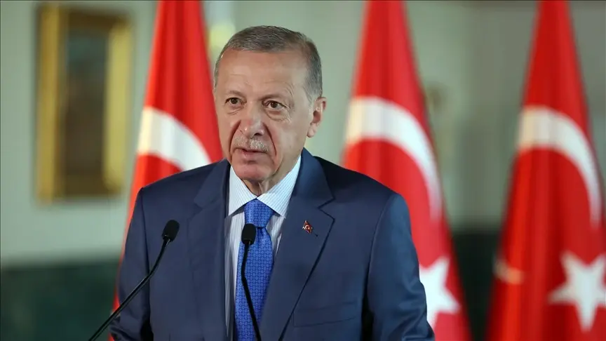Cumhurbaşkanı Erdoğan, AK Parti’ye katılan belediye başkanlarına rozetlerini taktı Cumhurbaşkanı Erdoğan, AK Parti’ye katılan belediye başkanlarına rozetlerini taktı