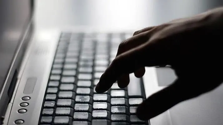 DÜZELTME - Yasa dışı 417 internet sitesi erişime engellendi başlıklı haberimizin üçüncü paragrafında sehven yer alan Bilgi Teknolojileri ve İletişim Kurumu ifadesi, Siber Güvenlik Başkanlığı şeklinde düzeltilmiştir. DÜZELTME - Yasa dışı 417 internet sitesi erişime engellendi başlıklı haberimizin üçüncü paragrafında sehven yer alan Bilgi Teknolojileri ve İletişim Kurumu ifadesi, Siber Güvenlik Başkanlığı şeklinde düzeltilmiştir.