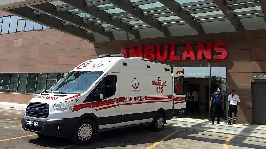 Adıyaman’da hafif ticari aracın çarptığı yaya yaralandı Adıyaman’da hafif ticari aracın çarptığı yaya yaralandı