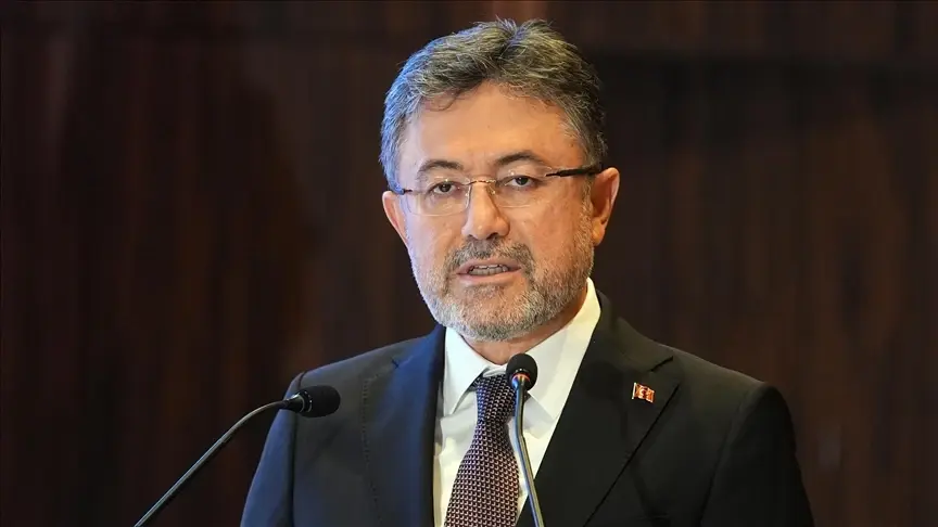 Bakan Yumaklı’dan Soma’daki maden ocağında meydana gelen göçüğe ilişkin açıklama Bakan Yumaklı’dan Soma’daki maden ocağında meydana gelen göçüğe ilişkin açıklama