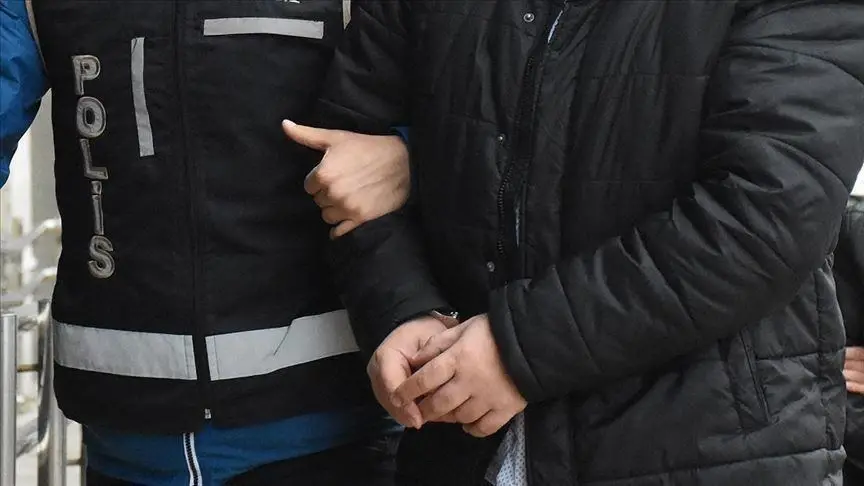 Canlı bahis üzerinden bahis şirketlerinin zarara uğratılmasına ilişkin soruşturmada 8 şüpheli yakalandı Canlı bahis üzerinden bahis şirketlerinin zarara uğratılmasına ilişkin soruşturmada 8 şüpheli yakalandı