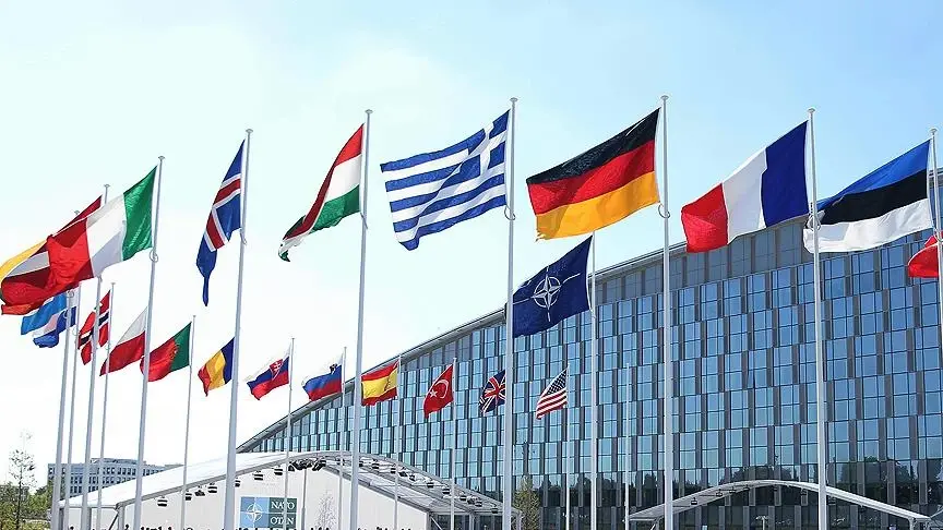 Fransa’da solcu cumhurbaşkanı adayından çocuklarımızı NATO için ölmeye hazırlayamayız açıklaması Fransa’da solcu cumhurbaşkanı adayından çocuklarımızı NATO için ölmeye hazırlayamayız açıklaması