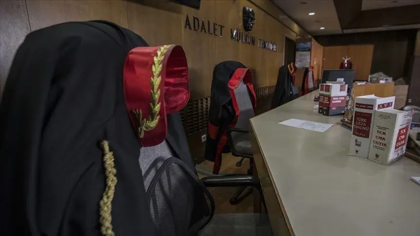 Manisa’da yasa dışı bahis ve sanal kumar operasyonunda 28 kişi tutuklandı Manisa’da yasa dışı bahis ve sanal kumar operasyonunda 28 kişi tutuklandı